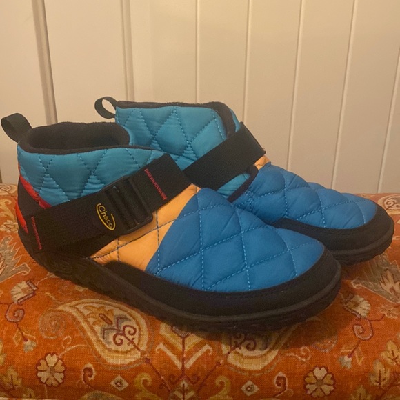 Men’s Chaco slippers. Size 9 main image 4